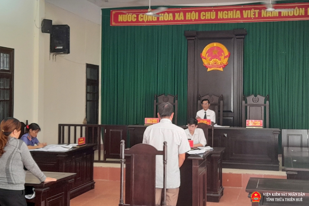 Viện kiểm sát nhân dân huyện Phong Điền tổ chức phiên tòa hình sự theo thủ tục rút gọn
