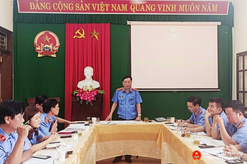 Đồng chí Trần Nhơn Vượng - Phó Viện trưởng VKSND tỉnh phát biểu chỉ đạo tại Hội nghị.