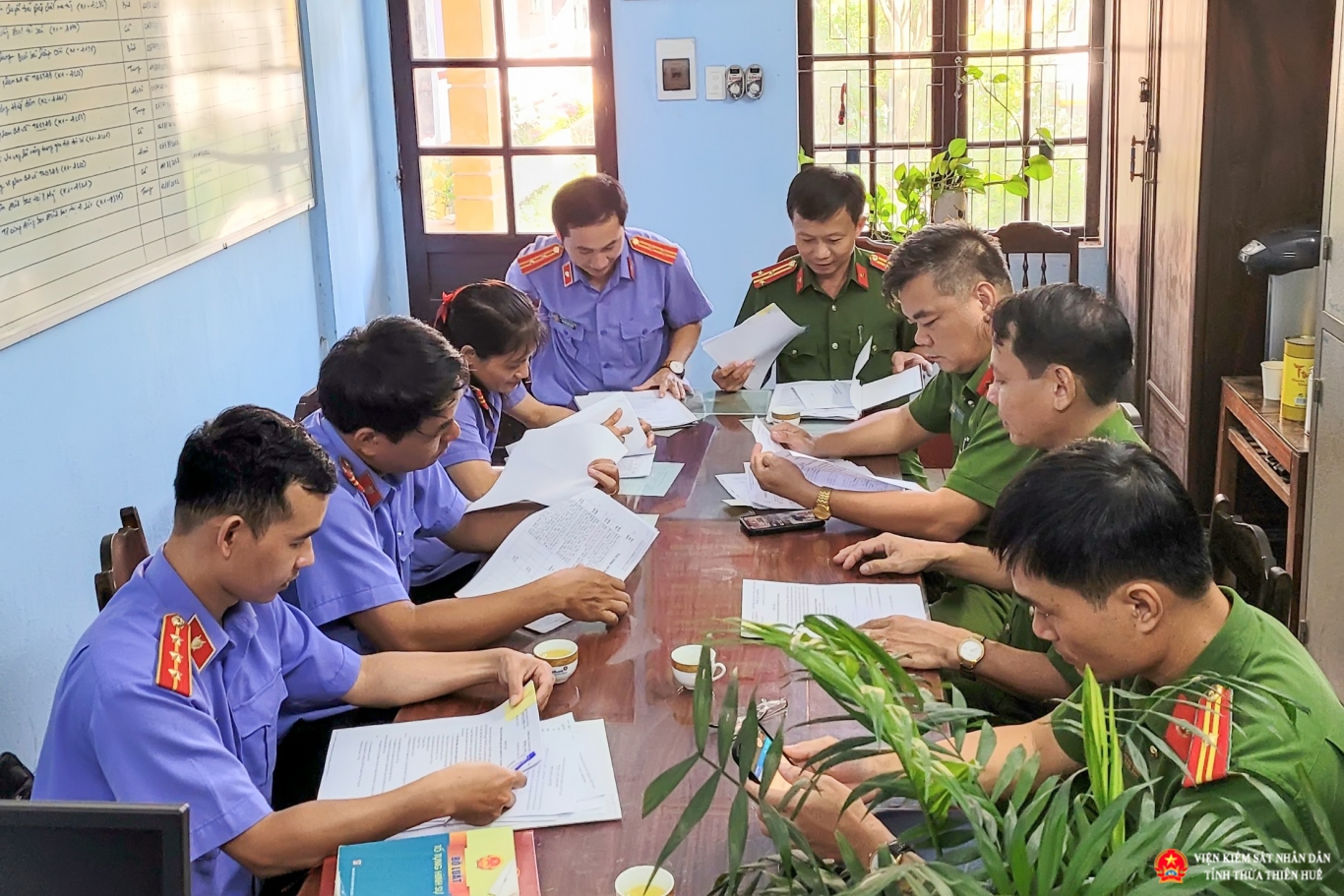 VKSND huyện Phong Điền trực tiếp kiểm sát tại Cơ quan cảnh sát điều tra Công an huyện Phong Điền.