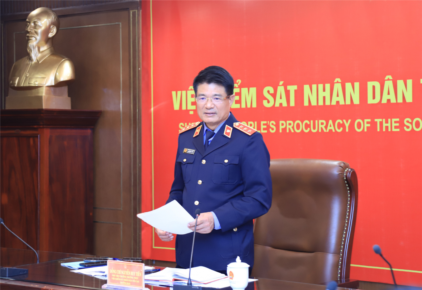 Đồng chí Nguyễn Huy Tiến, Phó Viện trưởng Thường trực VKSND tối cao phát biểu chỉ đạo phiên họp