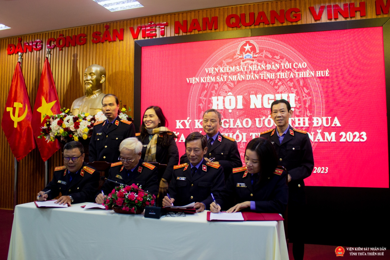 Khối thi đua số 1 VKSND tỉnh Thừa Thiên Huế ký kết giao ước thi đua năm 2023