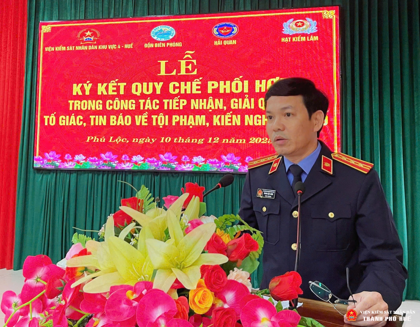 Đồng chí Phan Lộc Linh, Viện trưởngVKSND khu vực 4 - Huế phát biểu tại buổi lễ