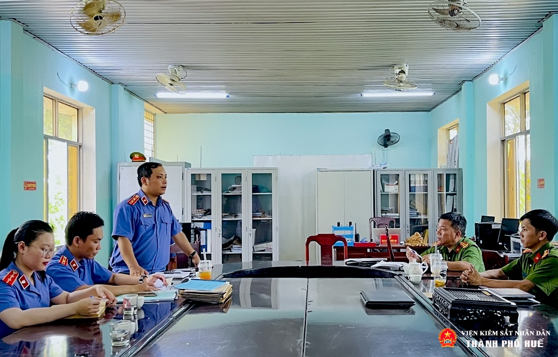 Kiểm sát công tác tiếp nhận, giải quyết tố giác, tin báo về tội phạm và kiến nghị khởi tố tại Công an phường Phong Hiền