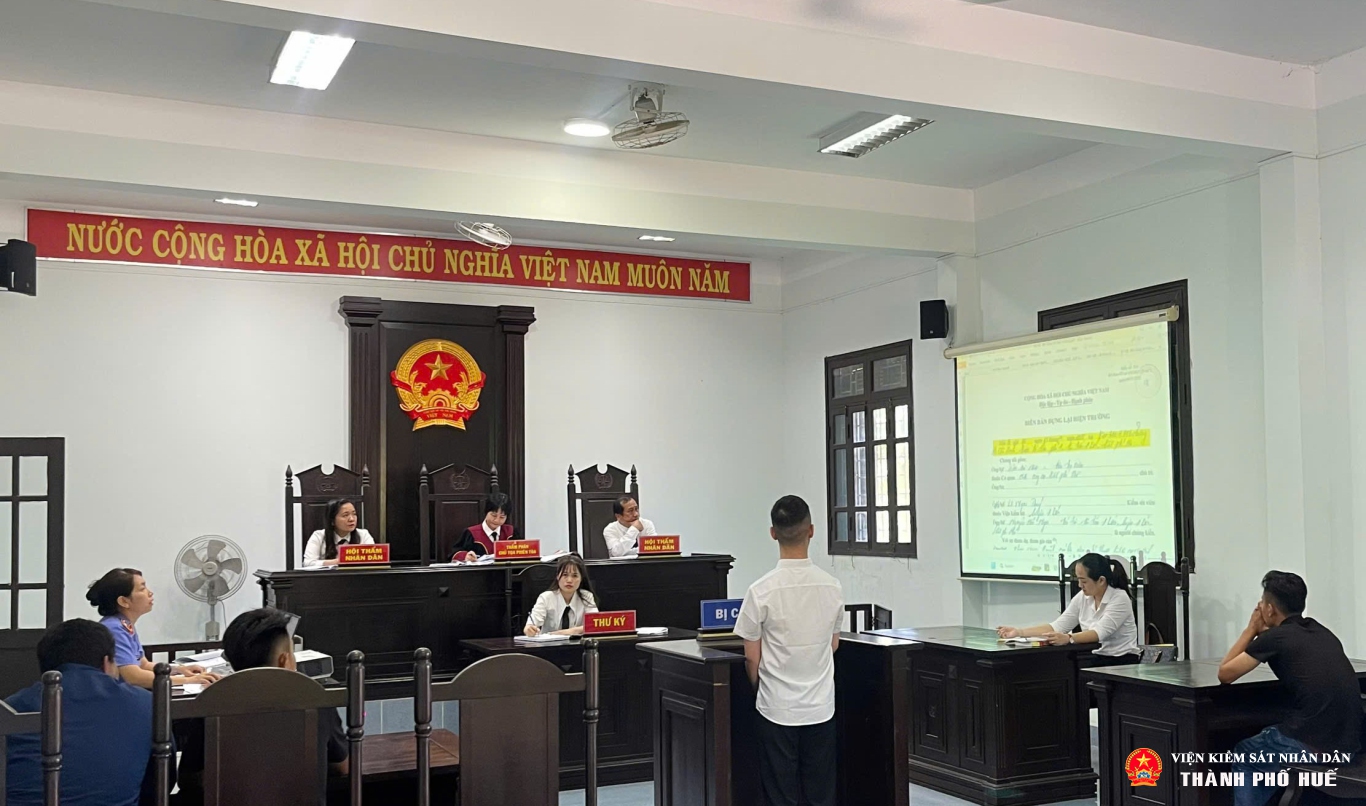 Toàn cảnh phiên tòa