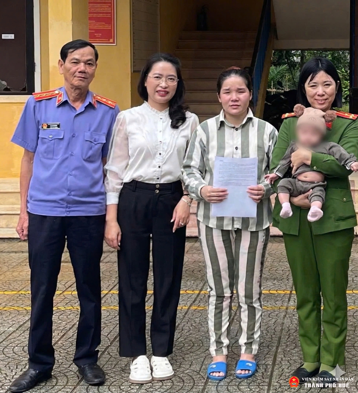 UBND xã Bình Điền thực hiện Kiến nghị của VKSND thành phố Huế về cấp giấy khai sinh cho con của phạm nhân