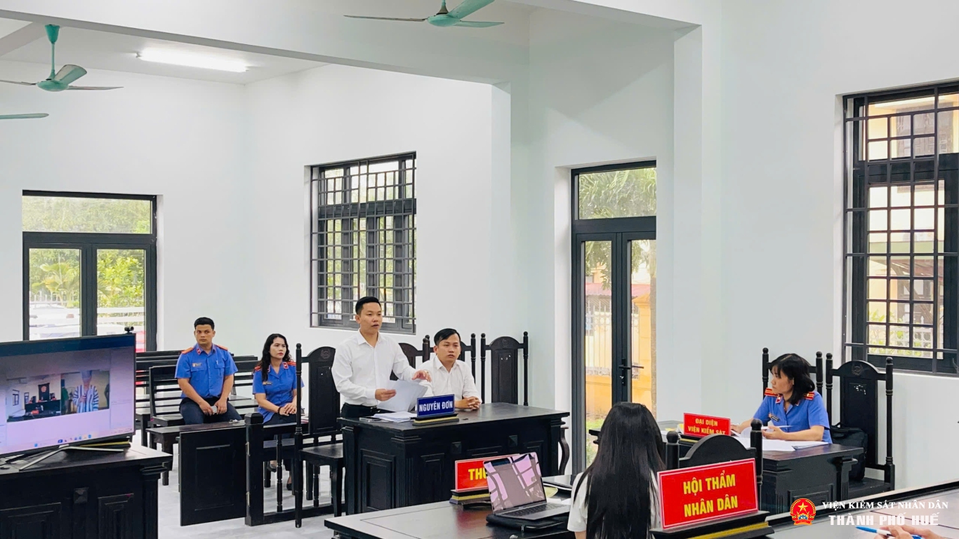 Toàn cảnh phiên tòa