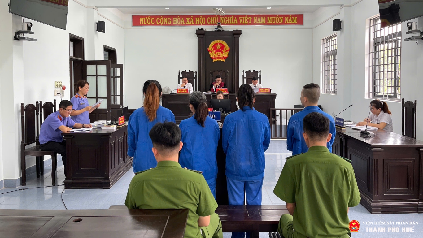 Toàn cảnh phiên tòa