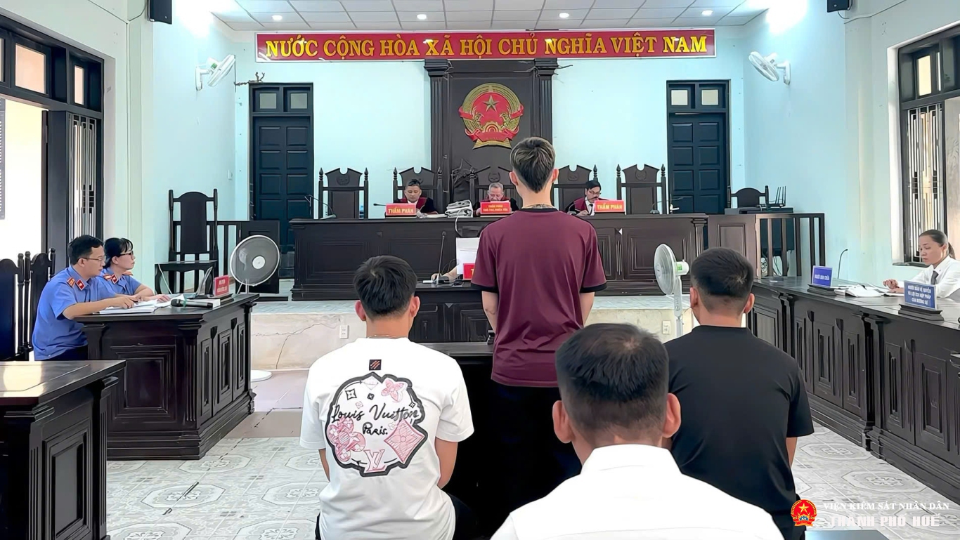Toàn cảnh phiên tòa
