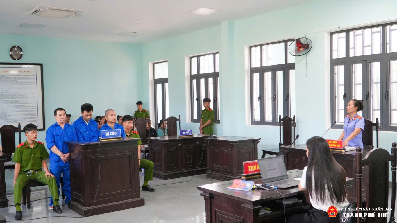 VKSND khu vực 4 - Huế tổ chức phiên tòa rút kinh nghiệm vụ án hình sự
