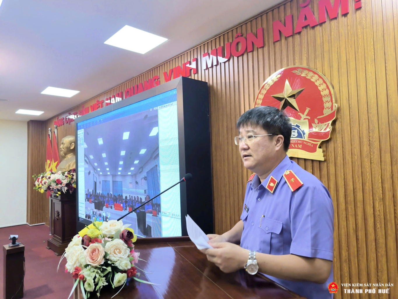 a kien pho vien truong