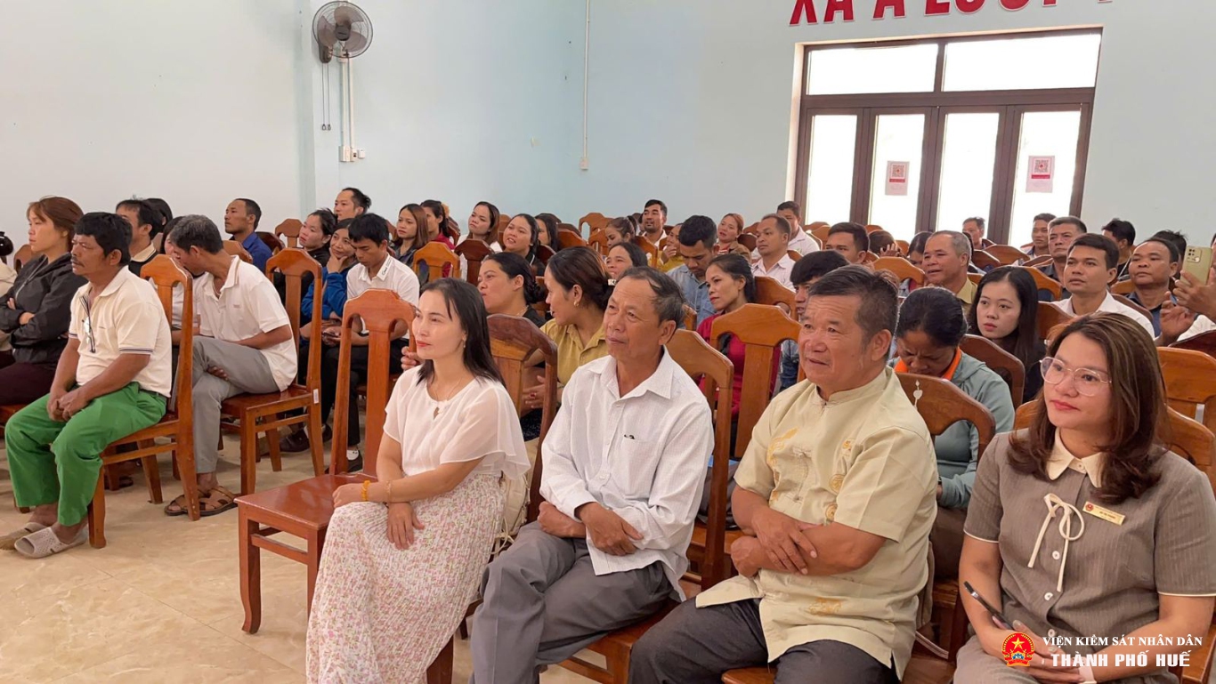 anh tuyen truyen 3 nuke