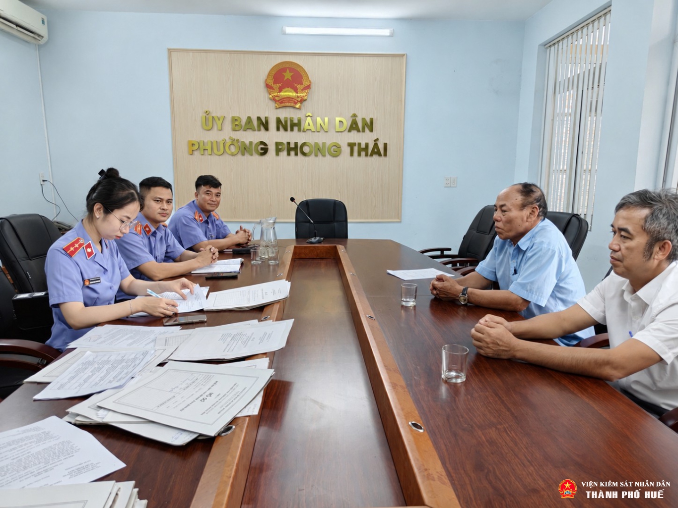 Đoàn công tác làm việc trực tiếp với các Tổ trưởng TDP và Cán bộ địa chính, tư pháp UBND phường Phong Thái
