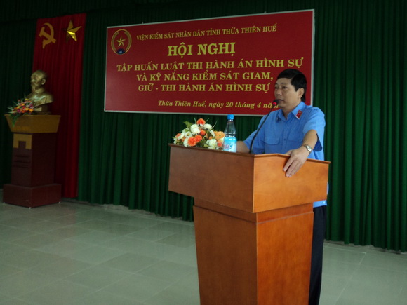 Đồng chí Trần Nhơn Vương - Phó Viện trưởng Viện KSND tỉnh kết luận Hội nghị