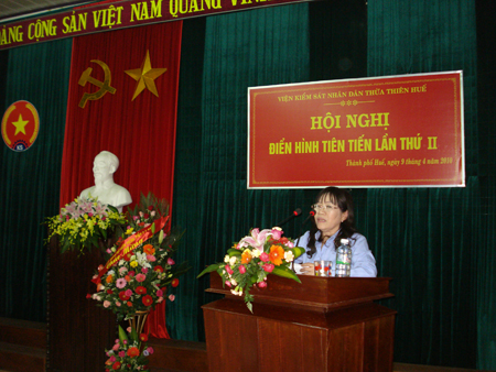 Chị Nguyễn Thị Tuyết tại Hội nghị điển hình tiên tiến của ngành