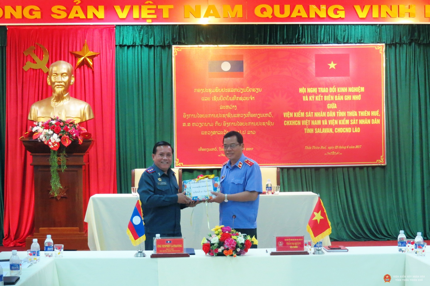 Hình ảnh giao lưu giữa VKSND tỉnh Thừa Thiên Huế với VKSND tỉnh Salavan nước Cộng hòa dân chủ nhân dân Lào